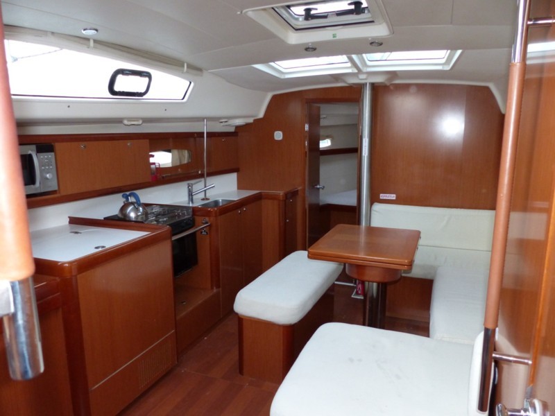 Oceanis 40 -10.JPG